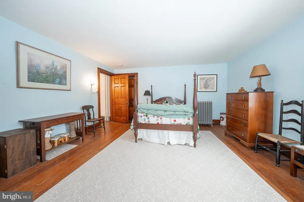266 BEECHWOOD DRIVE Bryn Mawr, PA 19010