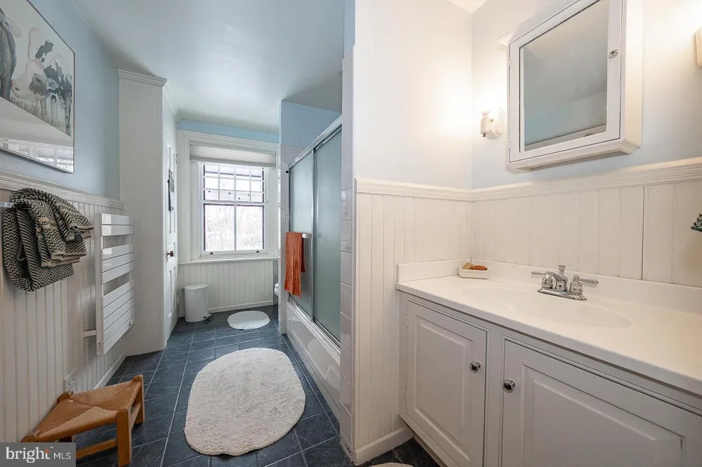 266 BEECHWOOD DRIVE Bryn Mawr, PA 19010