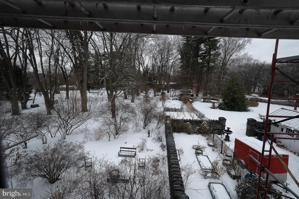 266 BEECHWOOD DRIVE Bryn Mawr, PA 19010