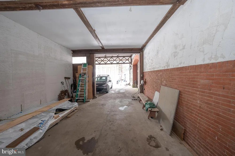 266 BEECHWOOD DRIVE Bryn Mawr, PA 19010