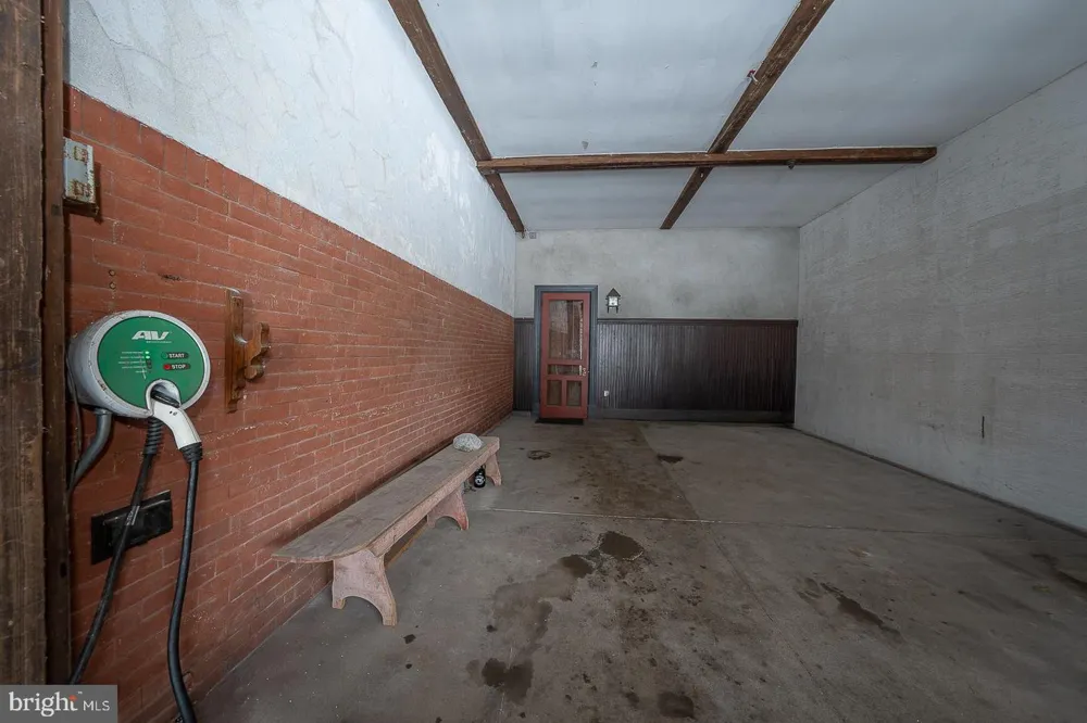 266 BEECHWOOD DRIVE Bryn Mawr, PA 19010