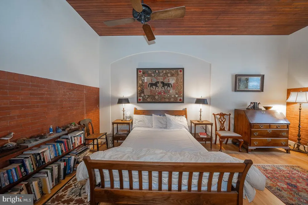 266 BEECHWOOD DRIVE Bryn Mawr, PA 19010