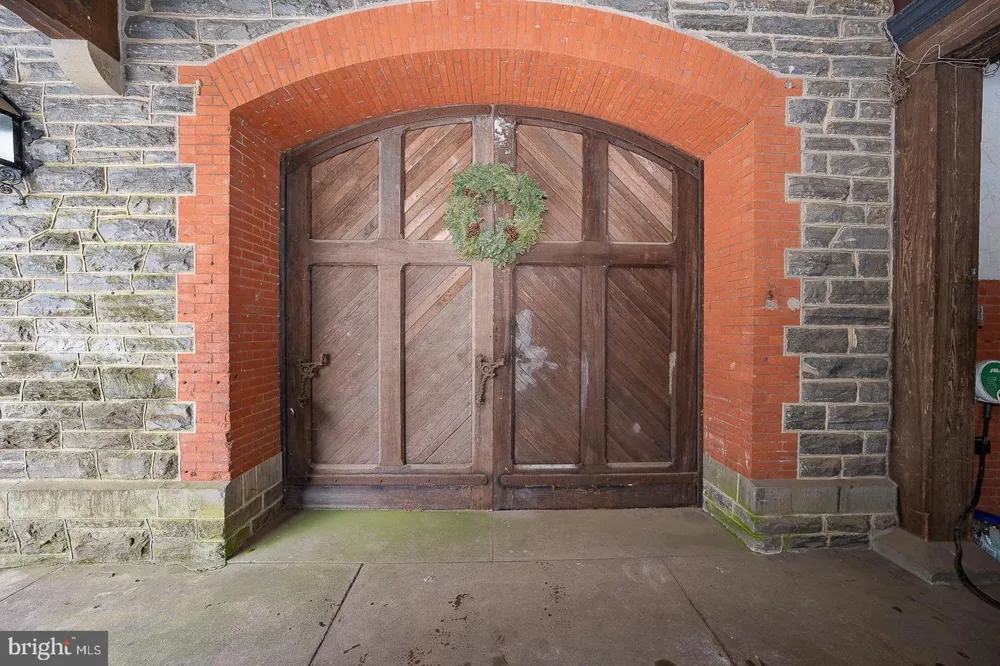 266 BEECHWOOD DRIVE Bryn Mawr, PA 19010