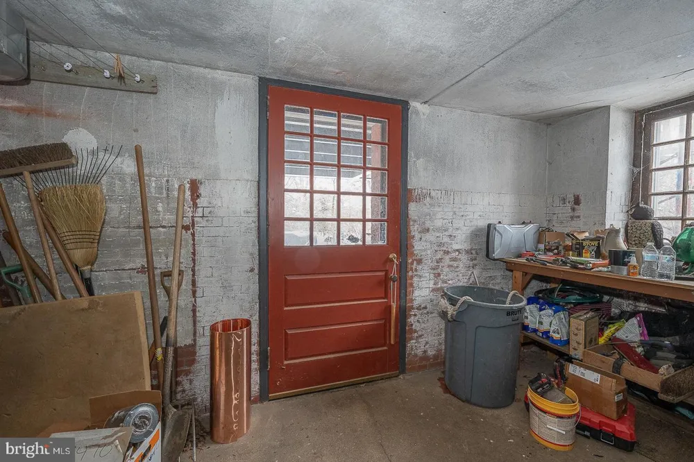 266 BEECHWOOD DRIVE Bryn Mawr, PA 19010