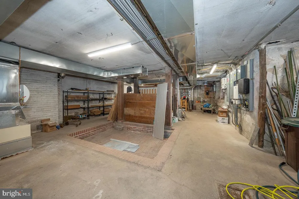 266 BEECHWOOD DRIVE Bryn Mawr, PA 19010