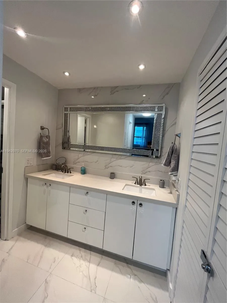3505 S Ocean Dr #1510 Hollywood, FL 33019