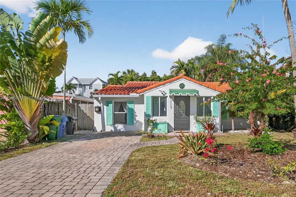 1113 Victoria Park Rd