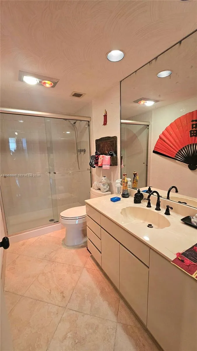 1985 S Ocean Dr #10J Hallandale Beach, FL 33009