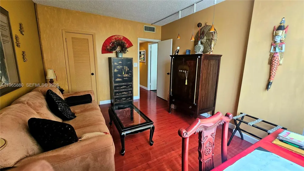 1985 S Ocean Dr #10J Hallandale Beach, FL 33009