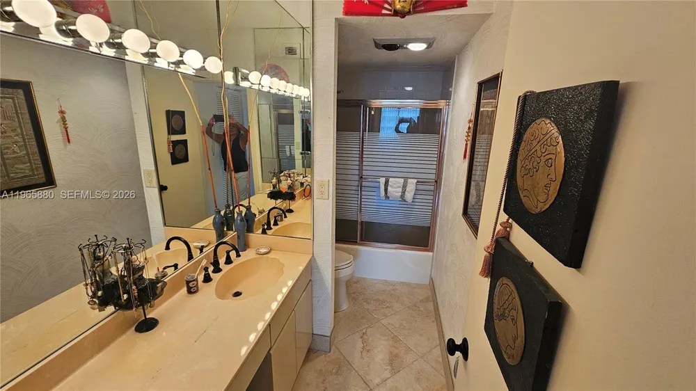 1985 S Ocean Dr #10J Hallandale Beach, FL 33009
