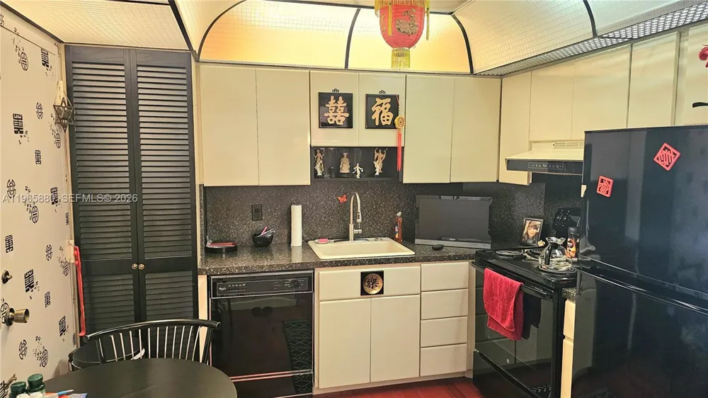 1985 S Ocean Dr #10J Hallandale Beach, FL 33009