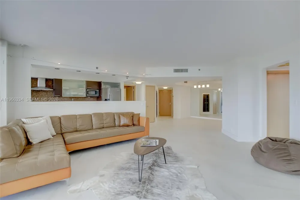 3600 Yacht Club Dr #703 Aventura, FL 33180