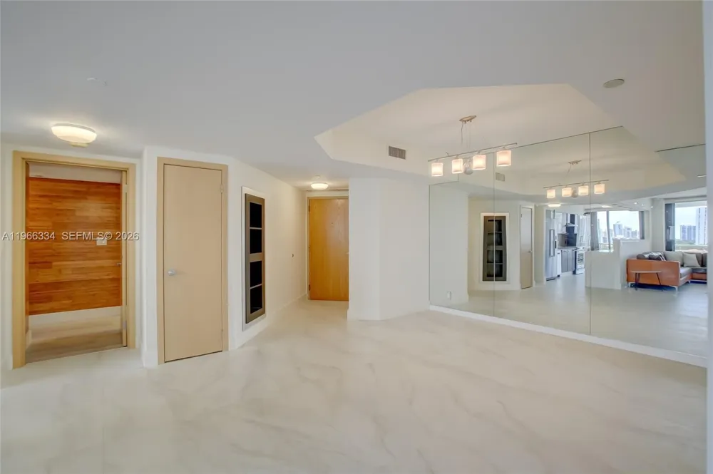 3600 Yacht Club Dr #703 Aventura, FL 33180