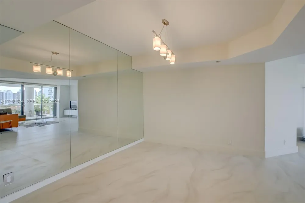 3600 Yacht Club Dr #703 Aventura, FL 33180