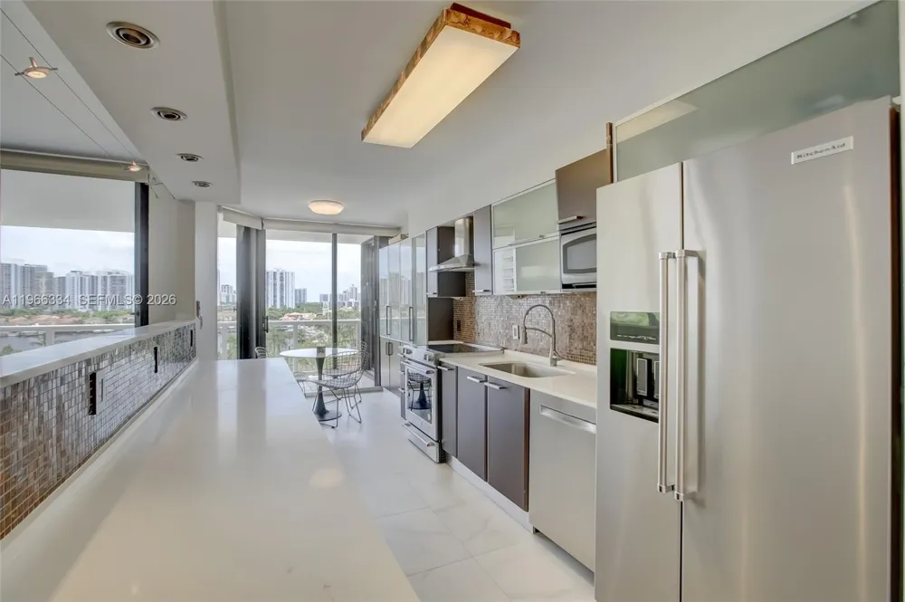 3600 Yacht Club Dr #703 Aventura, FL 33180