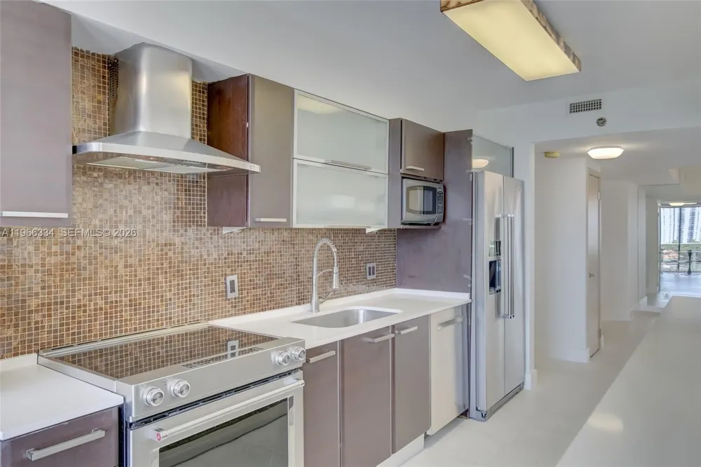 3600 Yacht Club Dr #703 Aventura, FL 33180