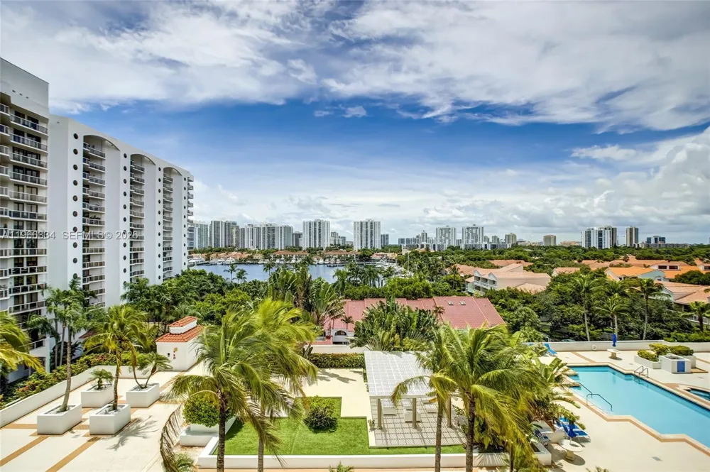 3600 Yacht Club Dr #703 Aventura, FL 33180