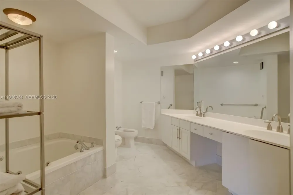 3600 Yacht Club Dr #703 Aventura, FL 33180
