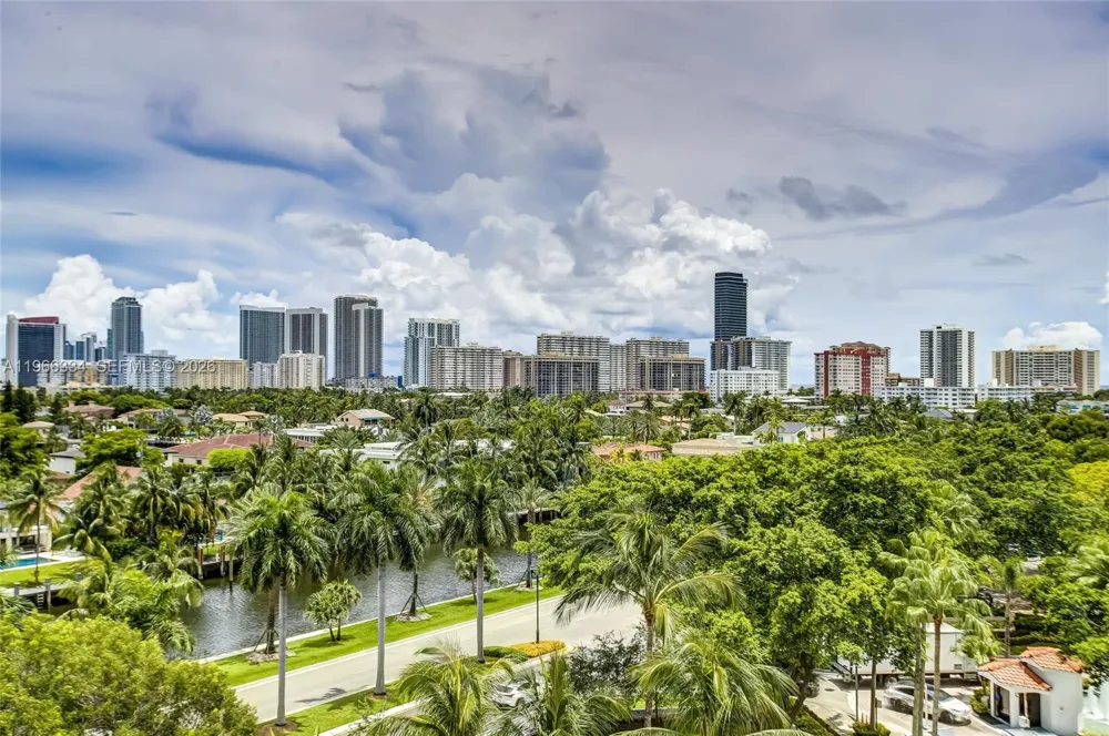 3600 Yacht Club Dr #703 Aventura, FL 33180