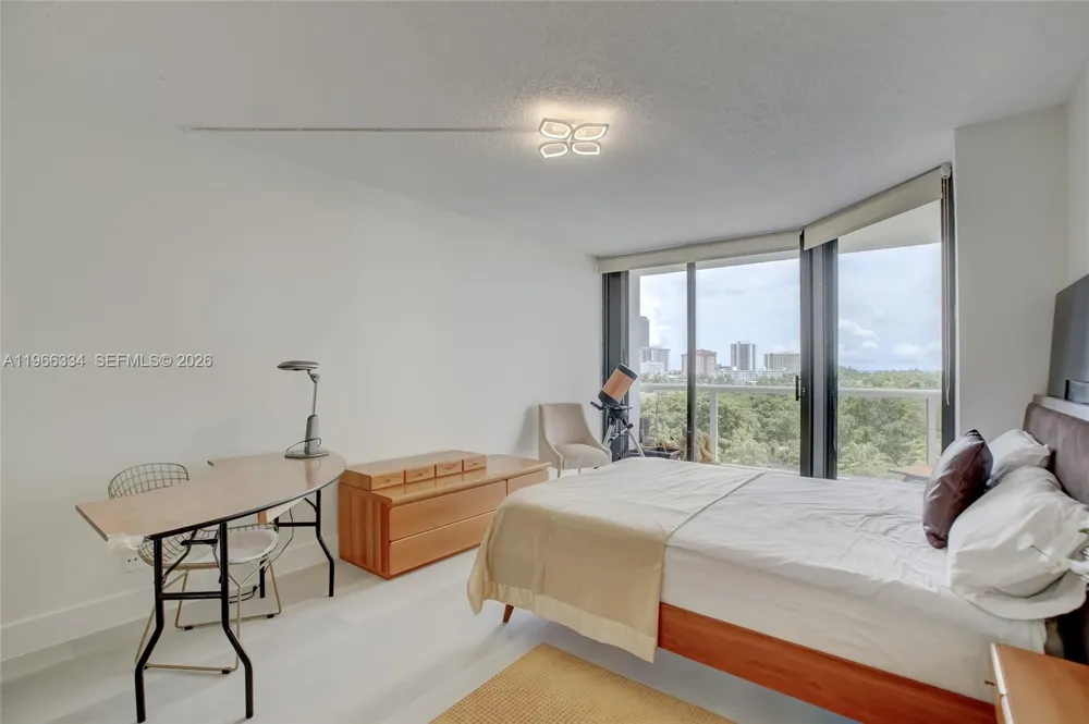 3600 Yacht Club Dr #703 Aventura, FL 33180