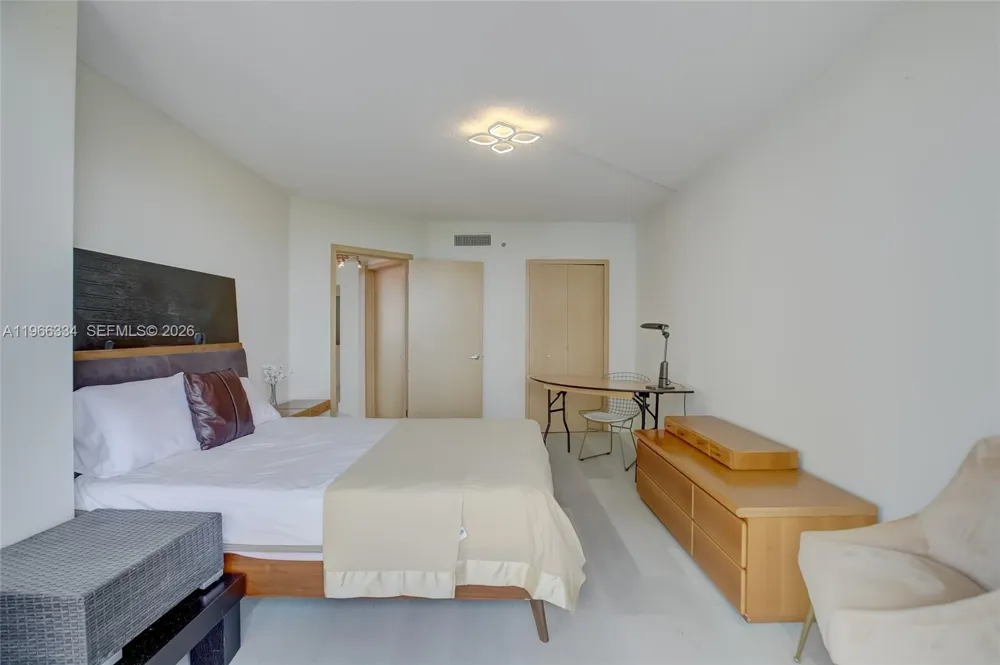 3600 Yacht Club Dr #703 Aventura, FL 33180