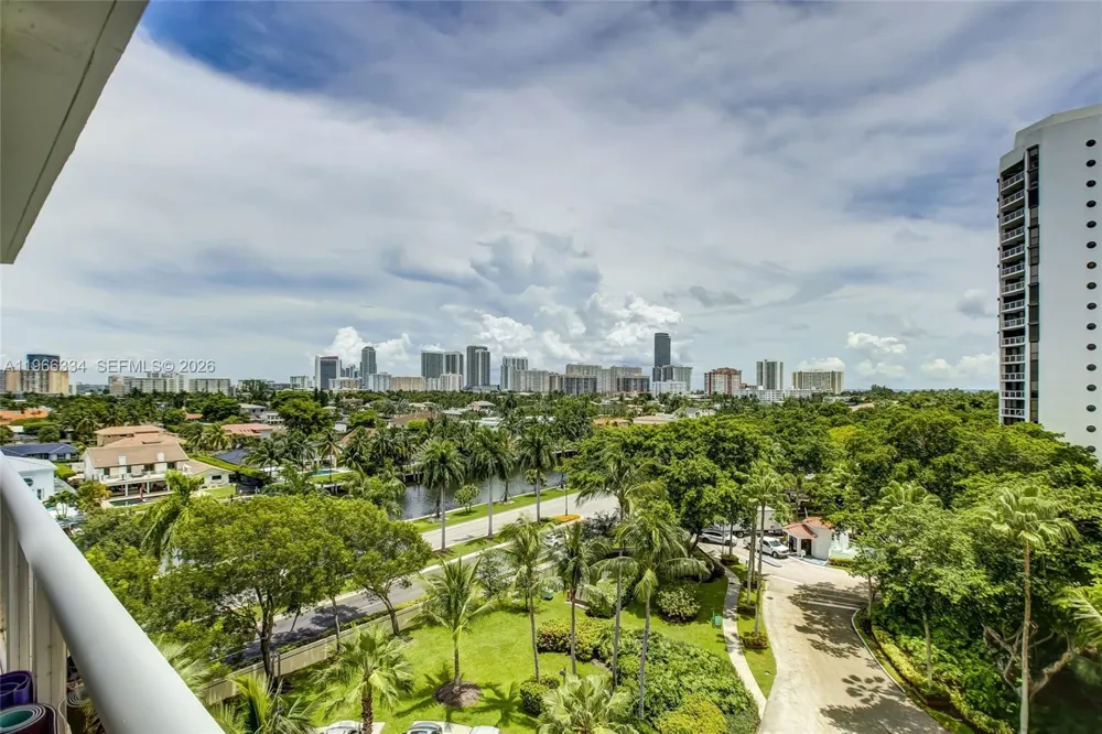3600 Yacht Club Dr #703 Aventura, FL 33180