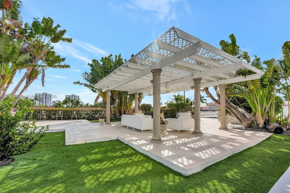 3600 Yacht Club Dr #703 Aventura, FL 33180