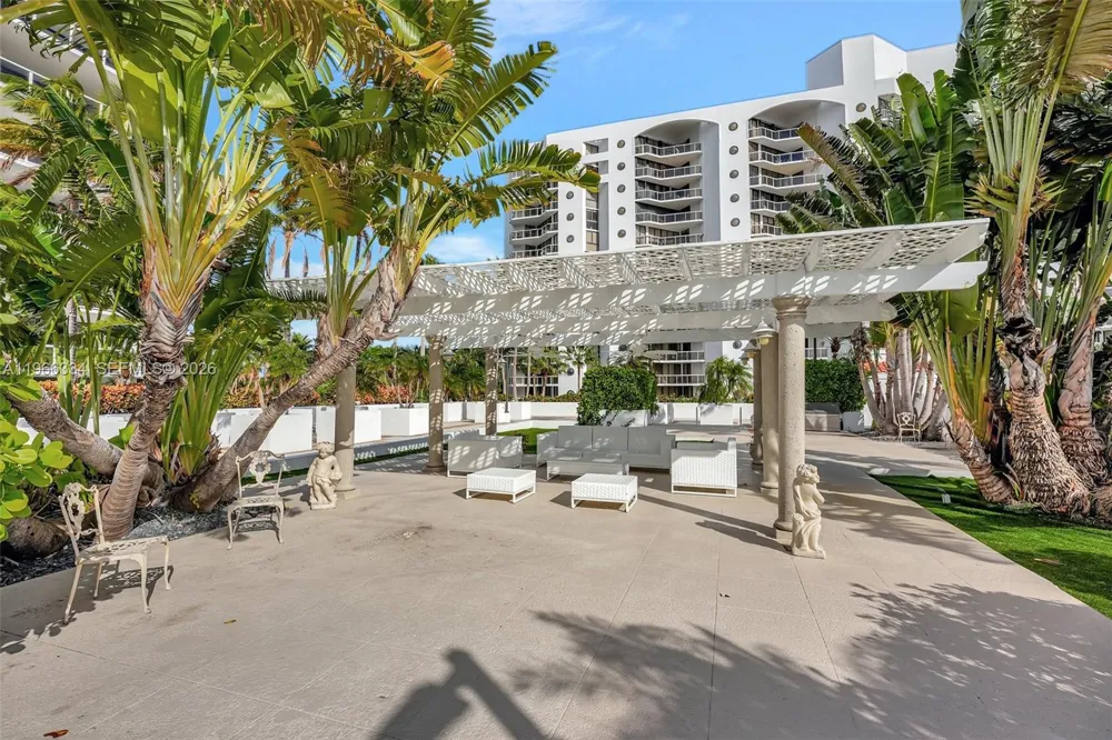 3600 Yacht Club Dr #703 Aventura, FL 33180