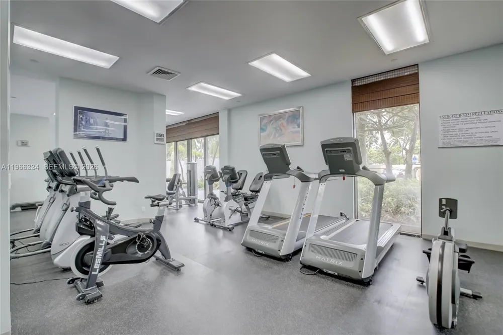 3600 Yacht Club Dr #703 Aventura, FL 33180