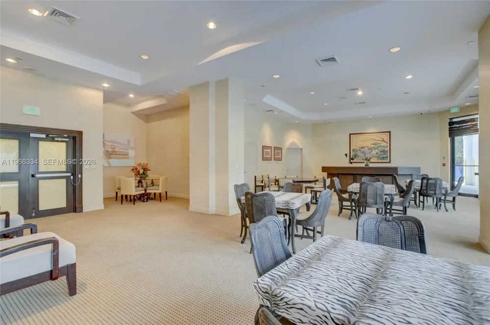 3600 Yacht Club Dr #703 Aventura, FL 33180