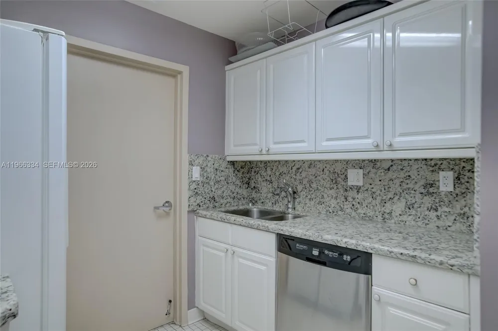 3600 Yacht Club Dr #703 Aventura, FL 33180