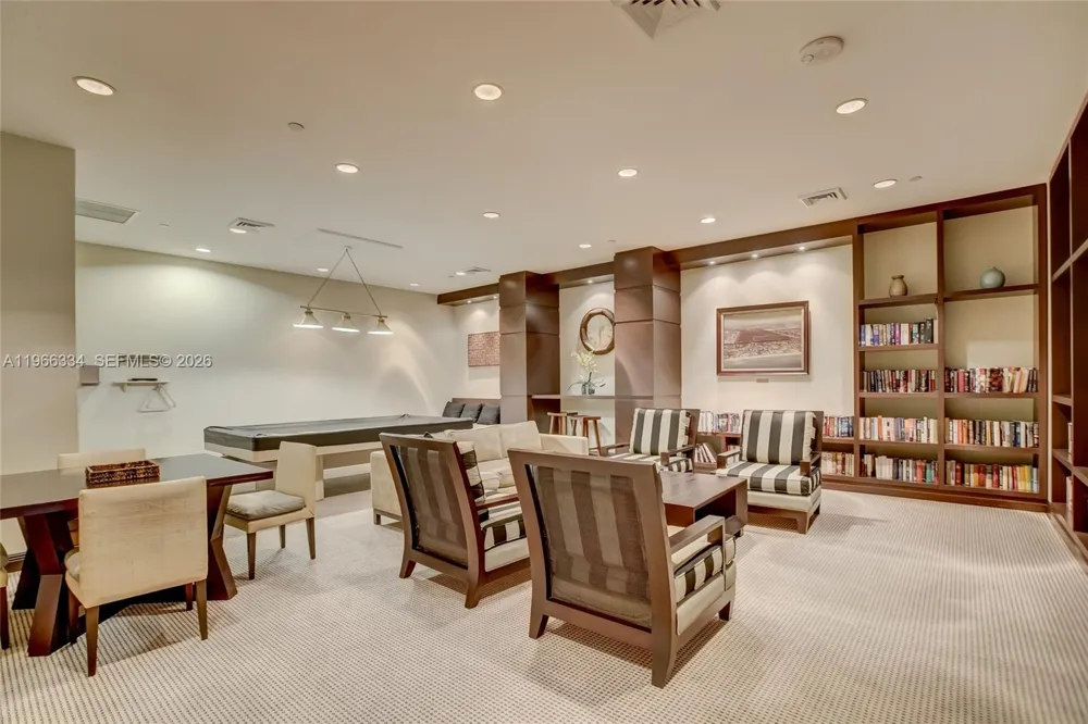 3600 Yacht Club Dr #703 Aventura, FL 33180