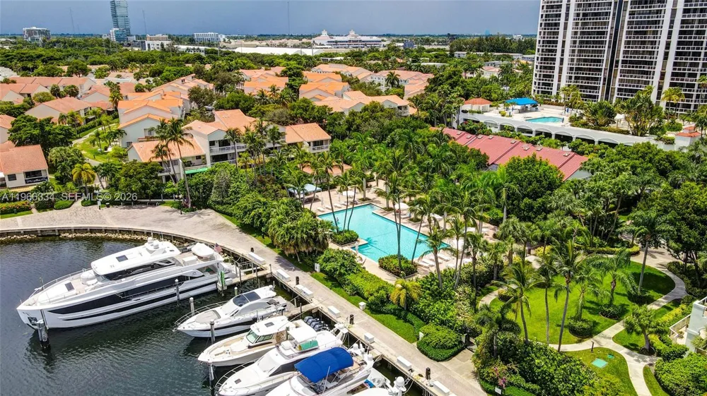 3600 Yacht Club Dr #703 Aventura, FL 33180