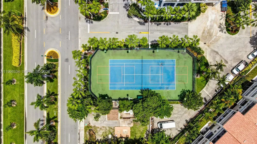 3600 Yacht Club Dr #703 Aventura, FL 33180