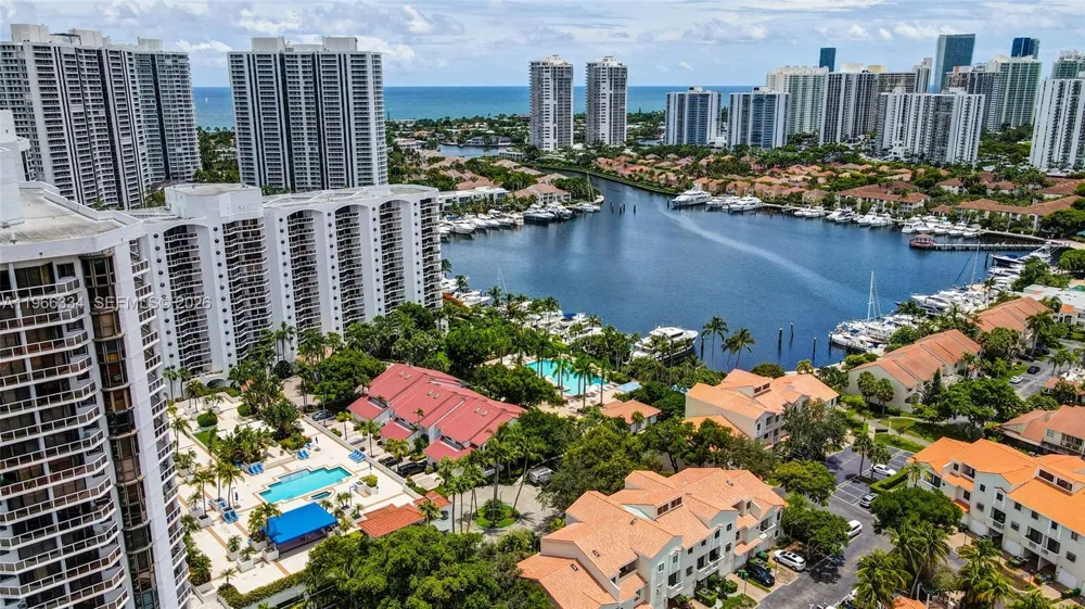 3600 Yacht Club Dr #703 Aventura, FL 33180