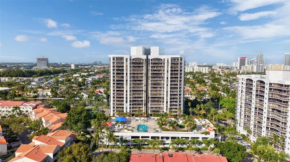 3600 Yacht Club Dr #703 Aventura, FL 33180