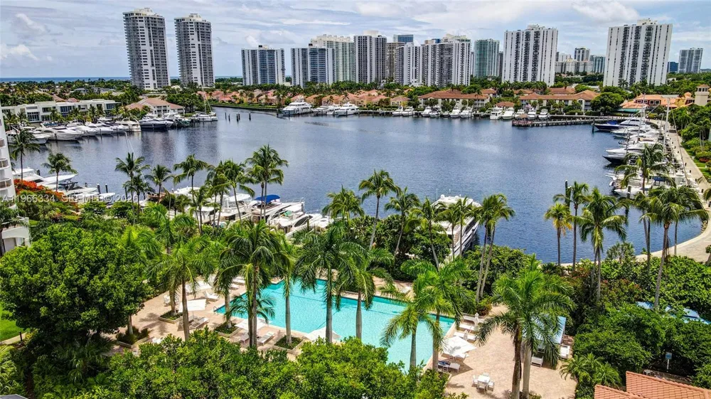 3600 Yacht Club Dr #703 Aventura, FL 33180