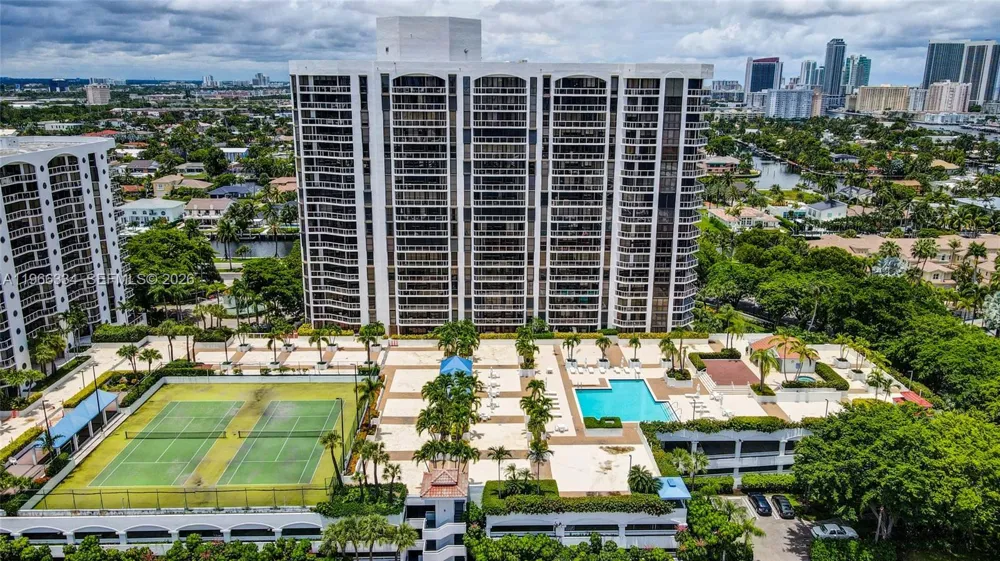 3600 Yacht Club Dr #703 Aventura, FL 33180