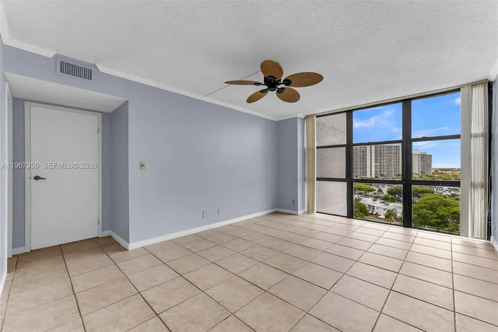 800 Parkview Dr #1007 Hallandale Beach, FL 33009