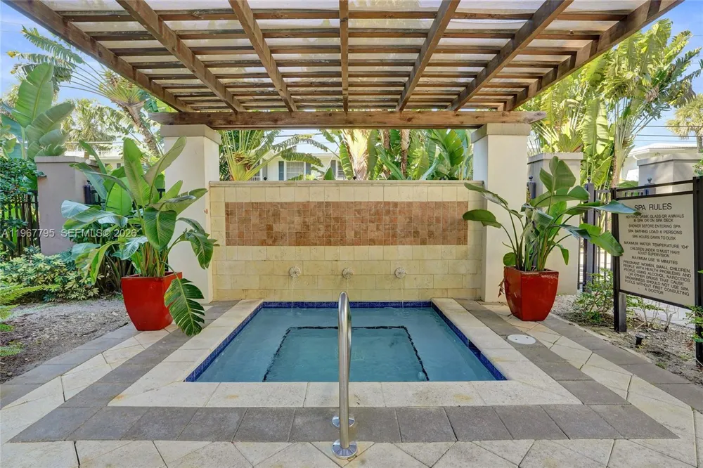2421 NE 65th St #202 Fort Lauderdale, FL 33308