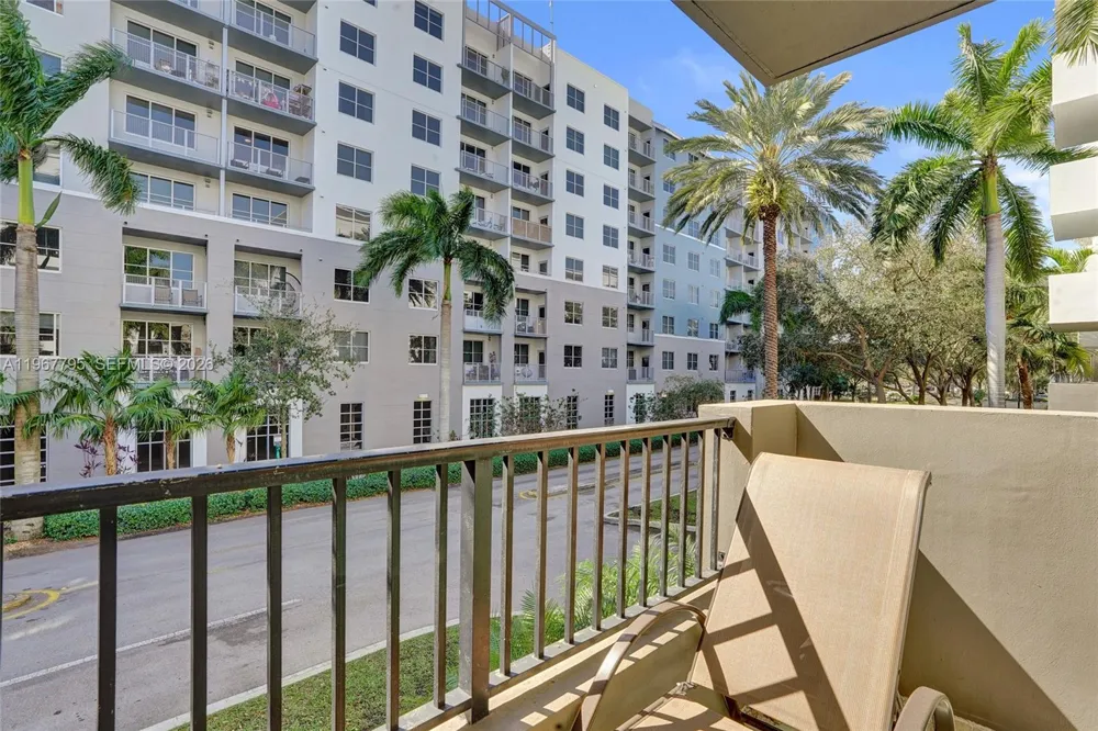 2421 NE 65th St #202 Fort Lauderdale, FL 33308