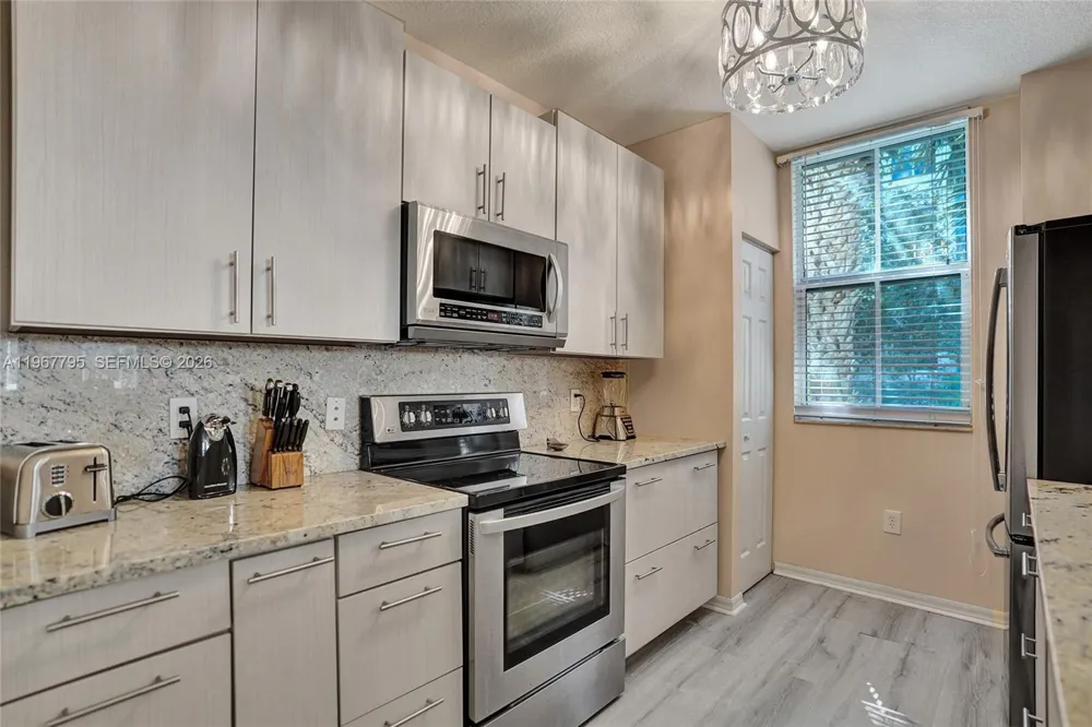 2421 NE 65th St #202 Fort Lauderdale, FL 33308