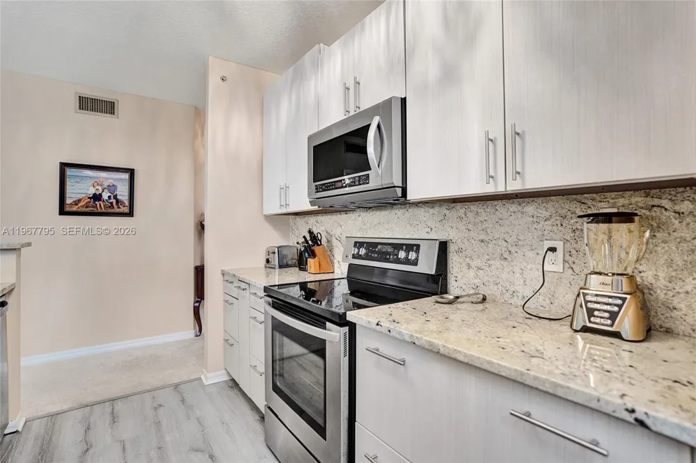 2421 NE 65th St #202 Fort Lauderdale, FL 33308