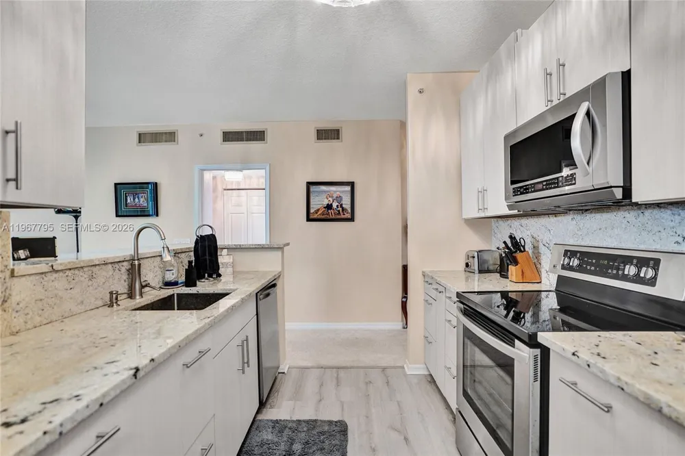 2421 NE 65th St #202 Fort Lauderdale, FL 33308