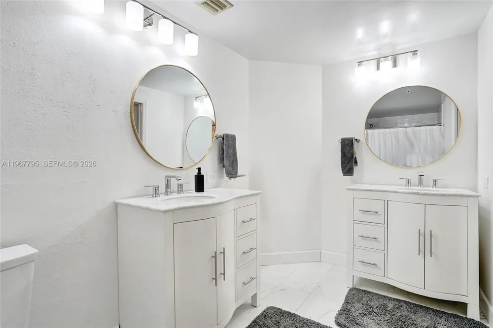 2421 NE 65th St #202 Fort Lauderdale, FL 33308