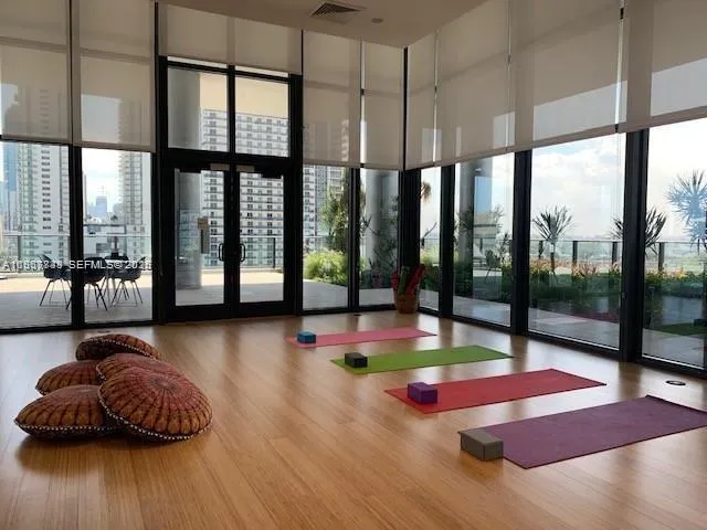 1600 NE 1st Ave #3319 Miami, FL 33132