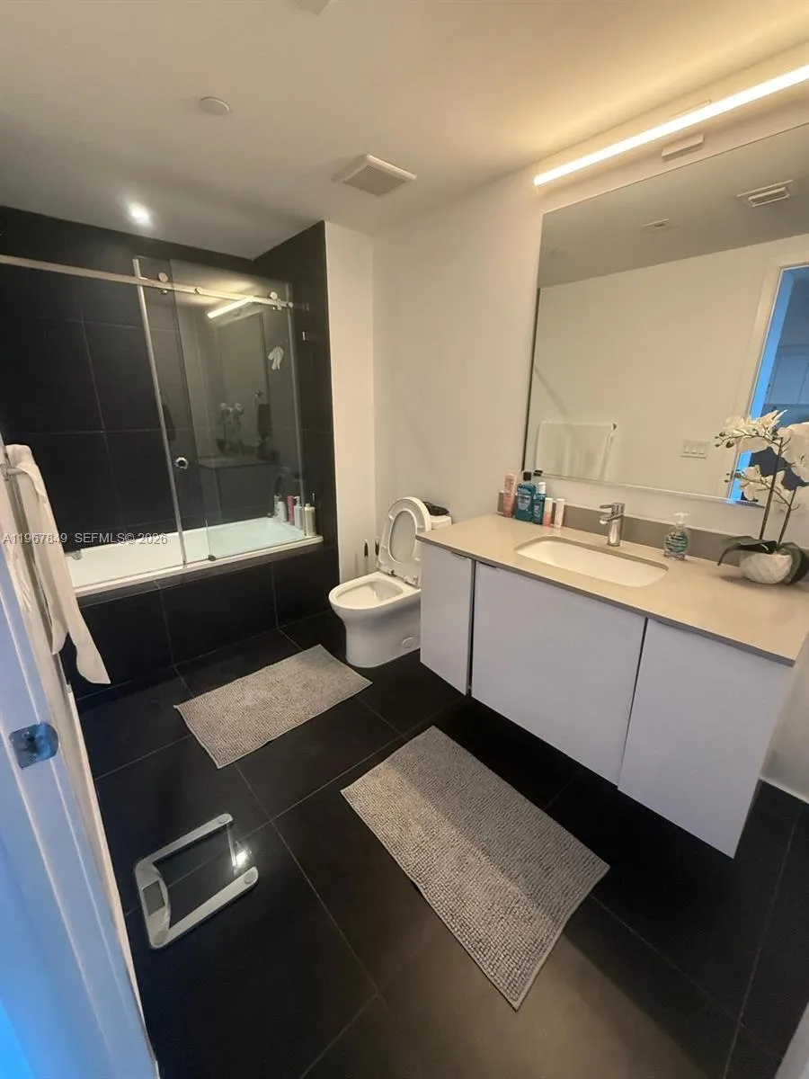 1600 NE 1st Ave #3319 Miami, FL 33132