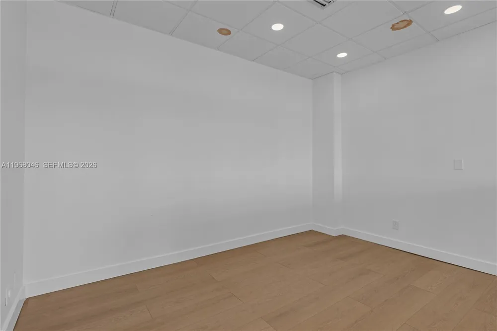 13499 Biscayne Blvd #CUT2 North Miami, FL 33181
