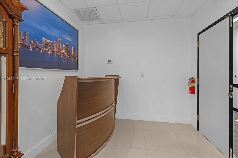 13499 Biscayne Blvd #CUT2 North Miami, FL 33181