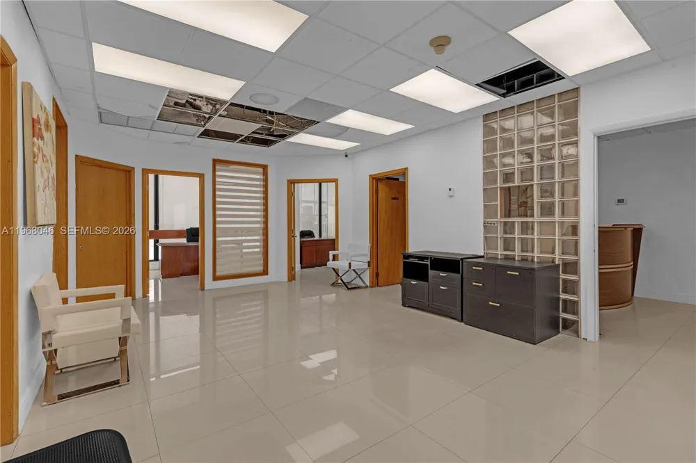 13499 Biscayne Blvd #CUT2 North Miami, FL 33181